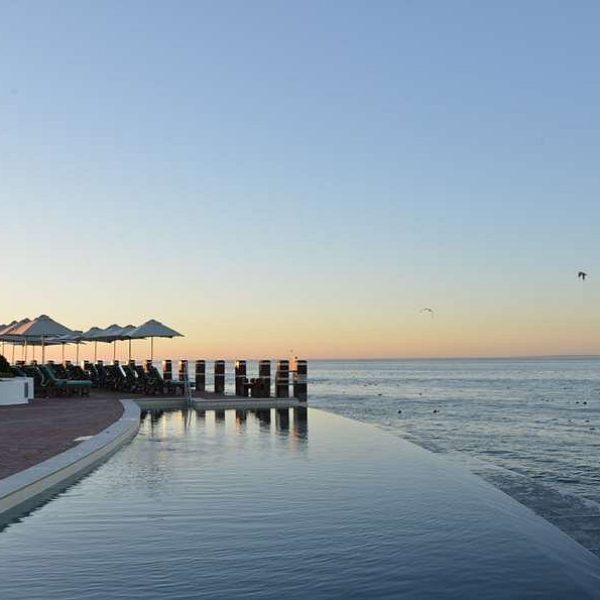 outdoor-pool-ocean-view