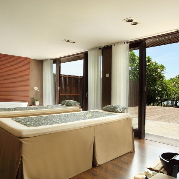 spa-treatment-room